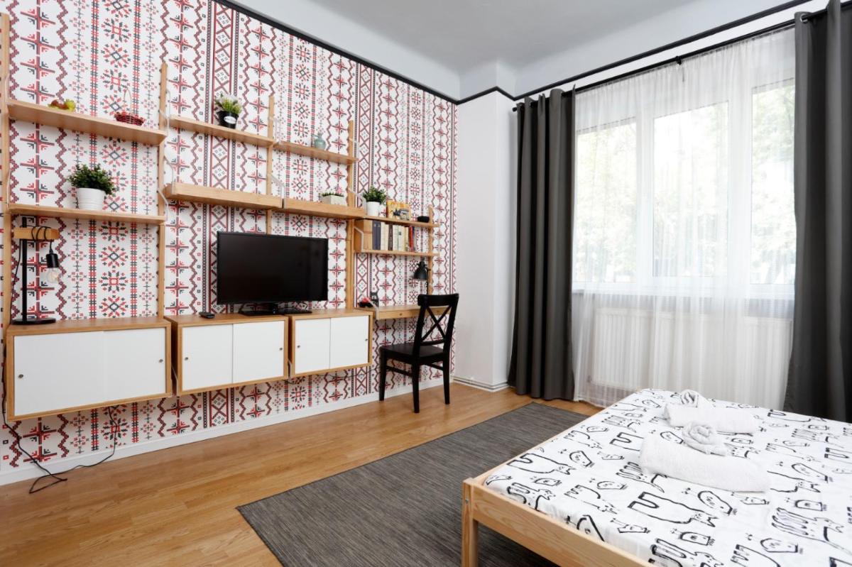 Traditional modern 3 bedroom apartment in center