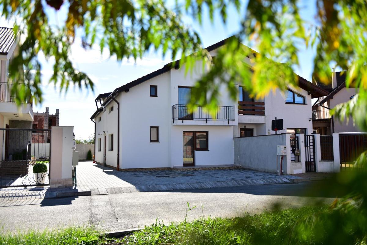 Casa Hanea & SPA piscina exterioara incalzita ,sauna, jacuzzi privat in fiecare apartament
