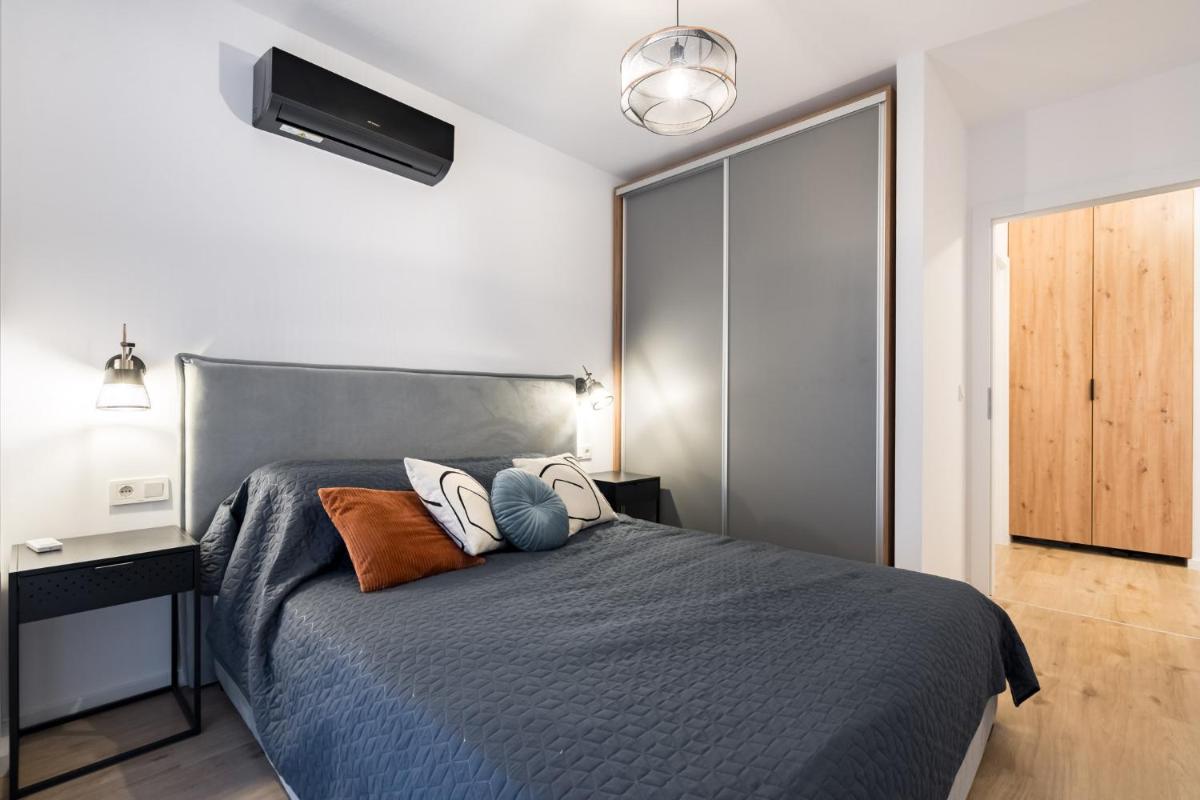 Whispering Shelter I 1 BR apt in Aviatiei with free parking