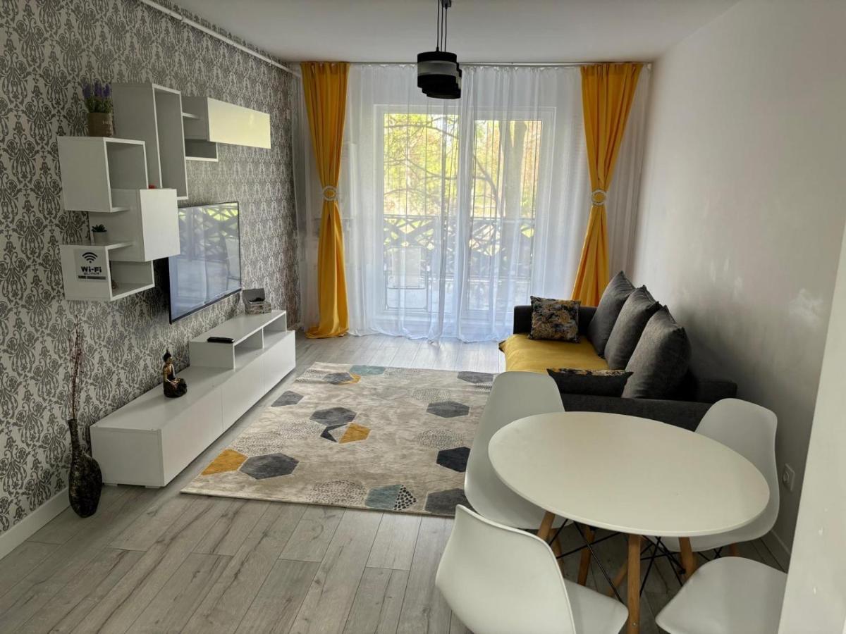 White DeLuxe Apartment