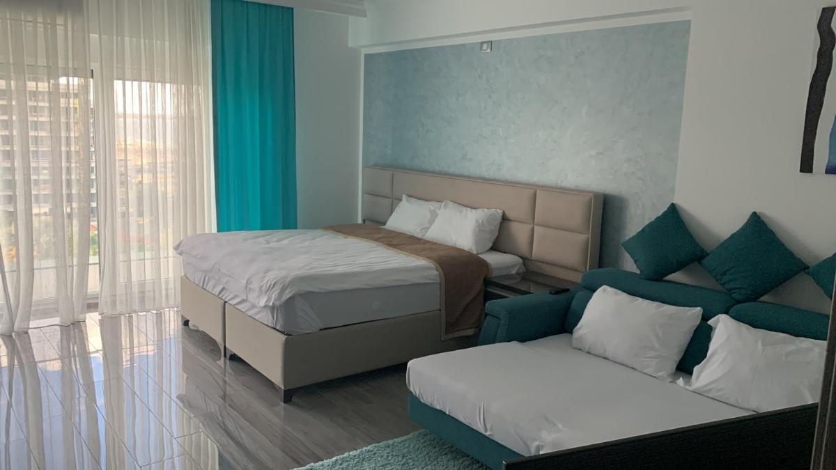 White Tower Mamaia Studio 806